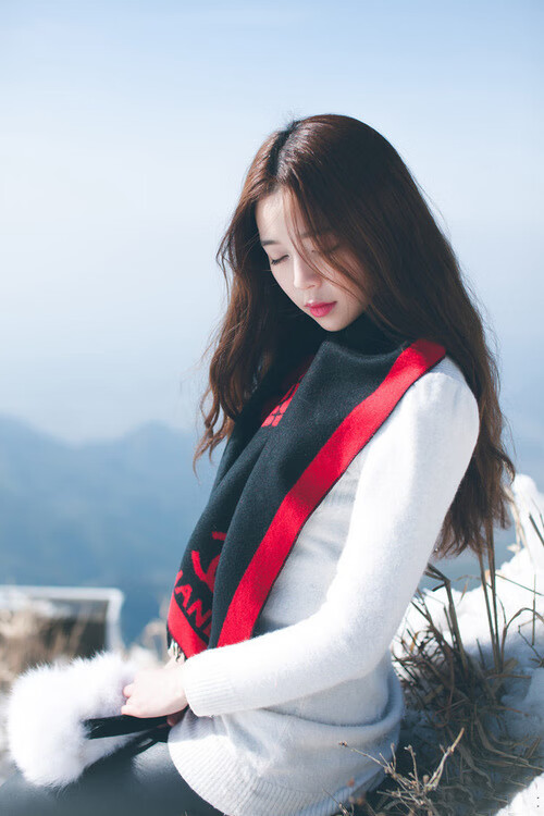 火箭新人接受中文采访展现亲和力，火箭考察新秀